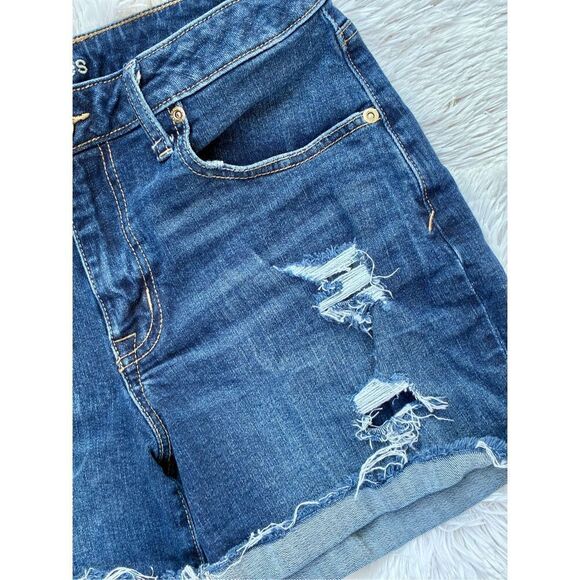 Maurices SZ 8 Factory Distressed Faded Classic Blue Wash Jean Shorts - Picture 4 of 9